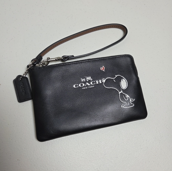 Rare Black Coach X Peanuts Snoopy Wristlet